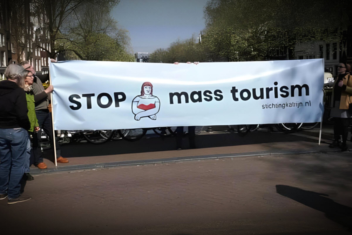 Spandoek Stop mass tourism